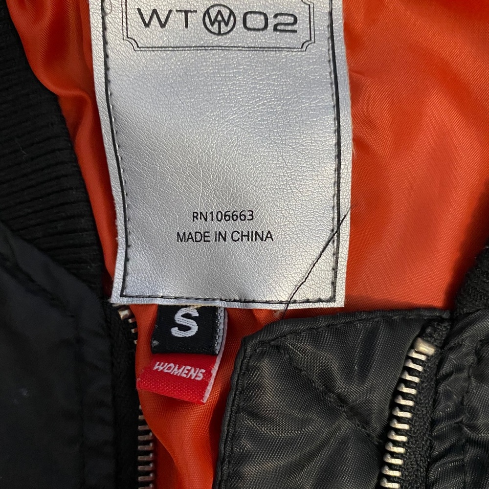 black bomber jacket - Picture 3 of 3